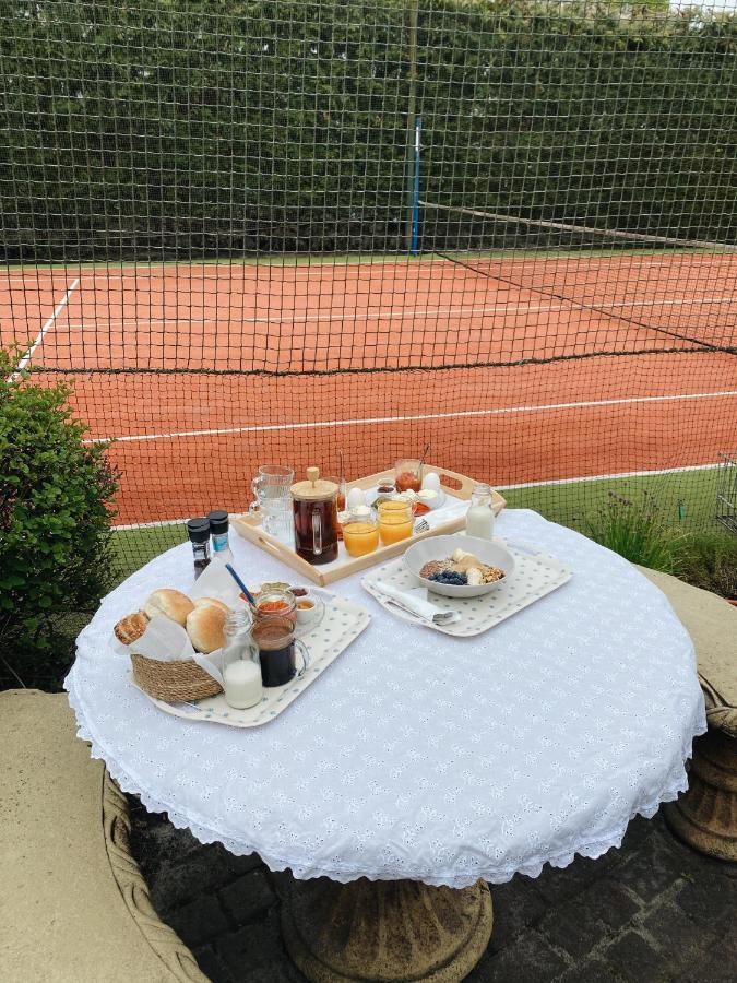 Powiew - B&B Pensjonat Noclegi Swinoujscie - Unterkunft Swinemuende - Guesthouse Tennis Garden Breakfast At Baltic Sea ภายนอก รูปภาพ