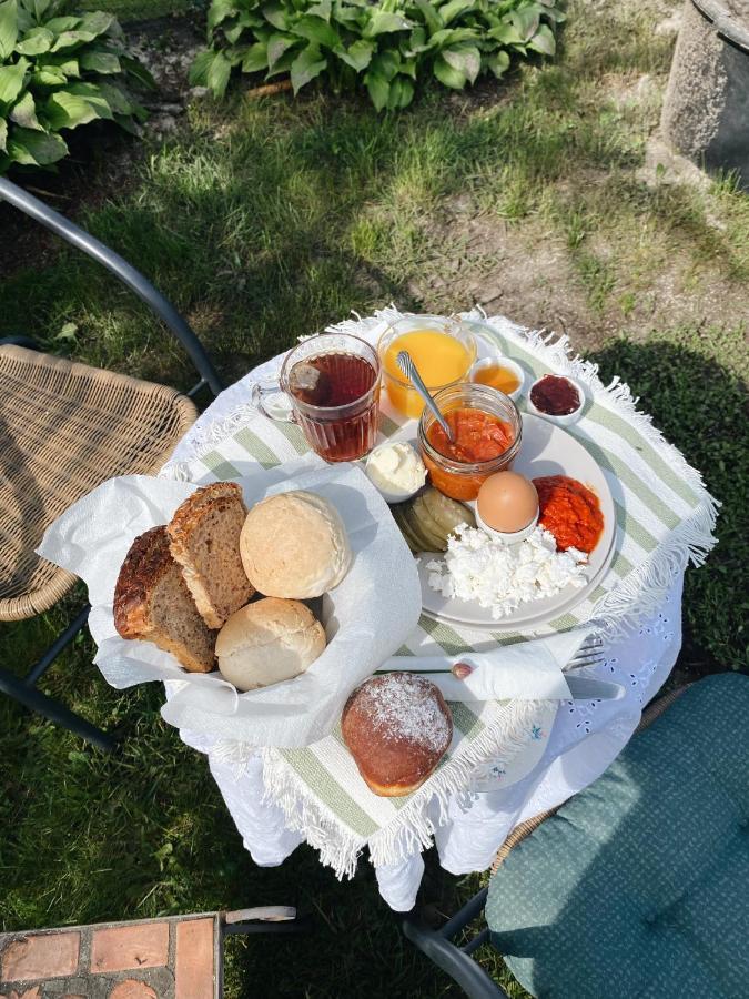 Powiew - B&B Pensjonat Noclegi Swinoujscie - Unterkunft Swinemuende - Guesthouse Tennis Garden Breakfast At Baltic Sea ภายนอก รูปภาพ